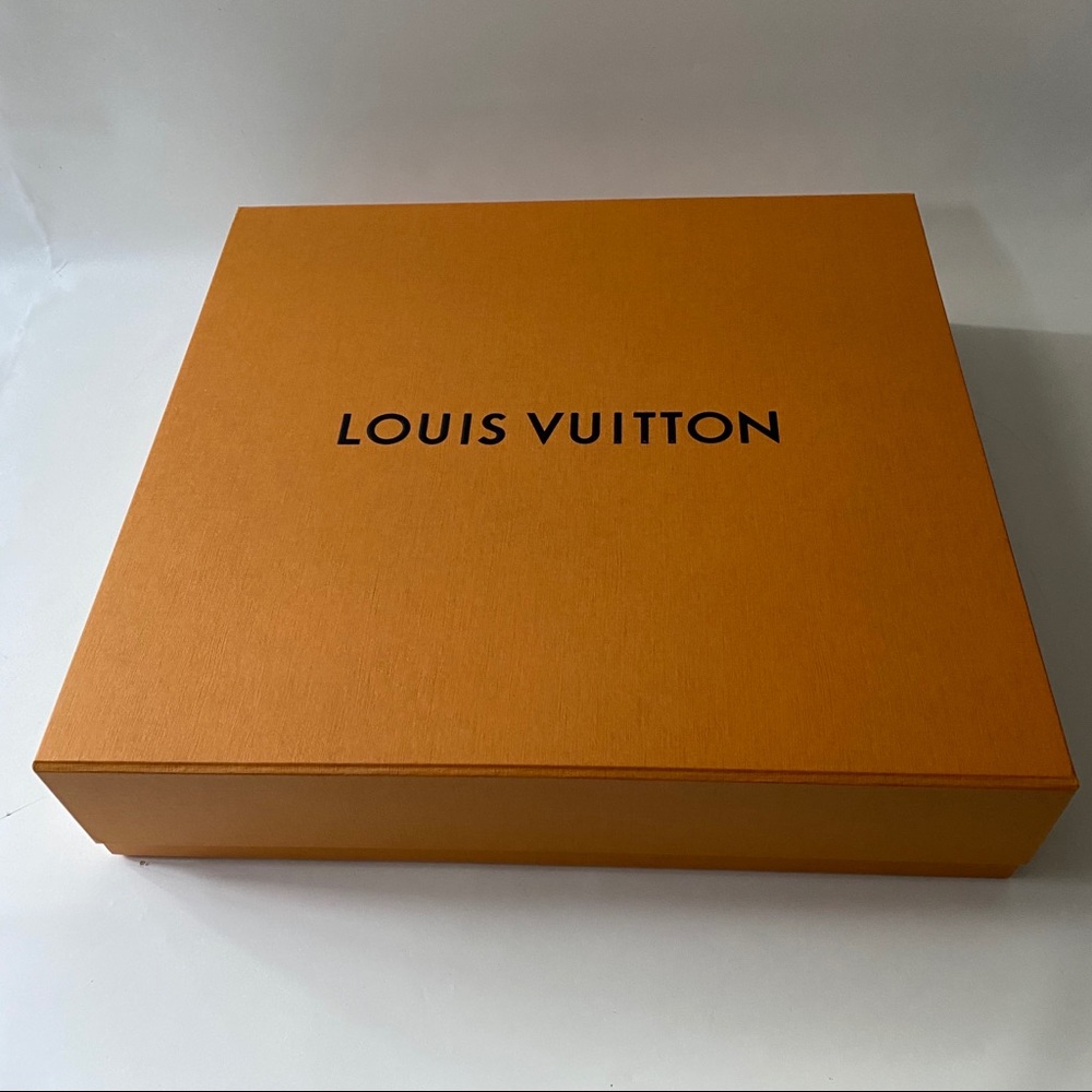 Large Louis Vuitton magnetic closure box EMPTY